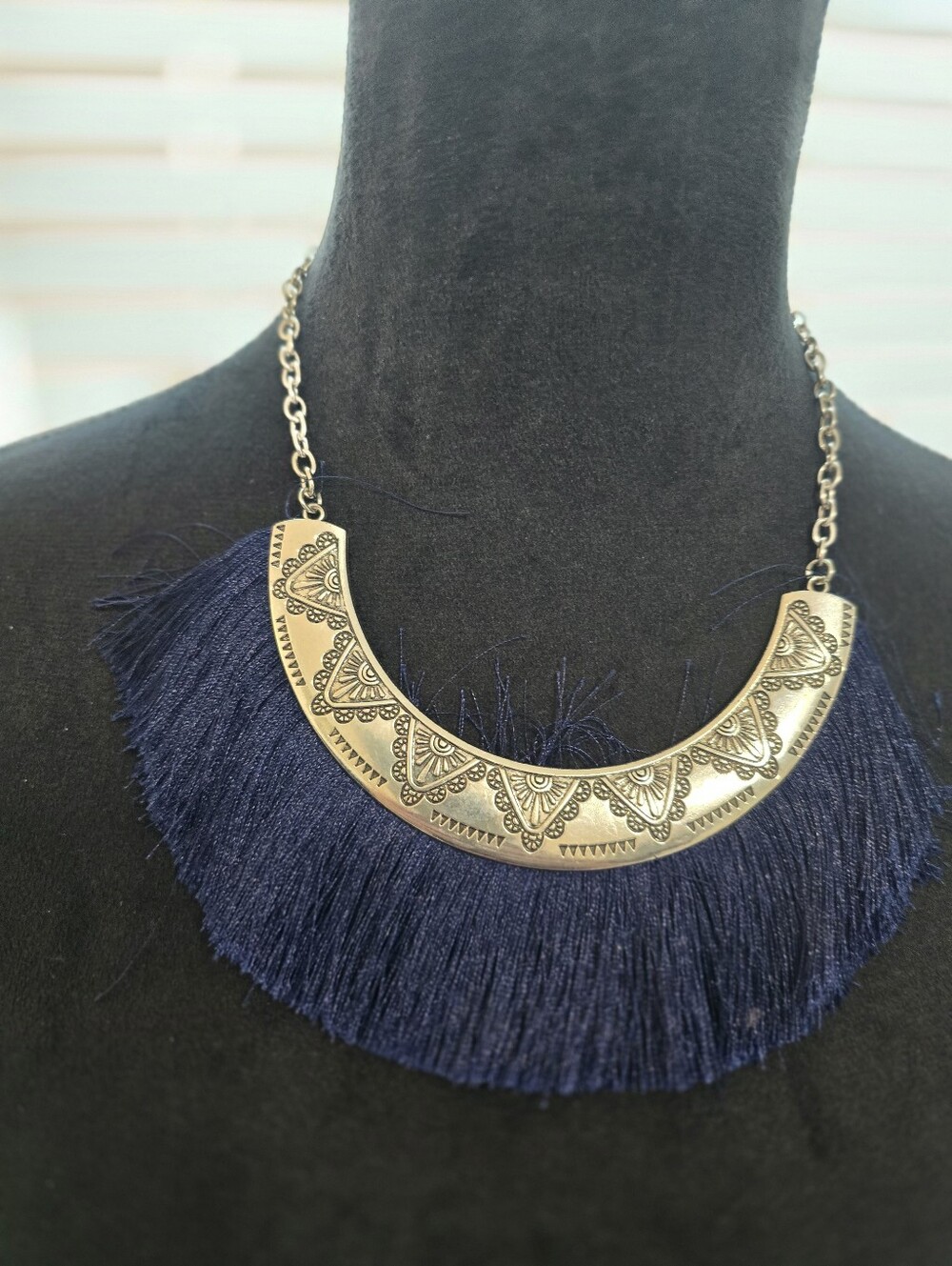 VINTAGE PARAZZI PERSION Boho Gold-Tone Filigree Fringe Necklace in Navy